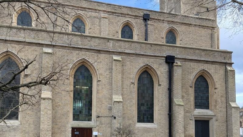 Peques Fulham Broadway - St John's Church, North End Road